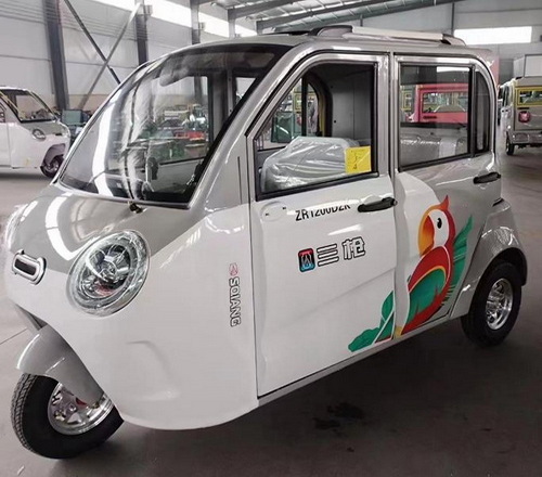 closed rickshaw F8 tuktuk bajaj for passenger 3-4